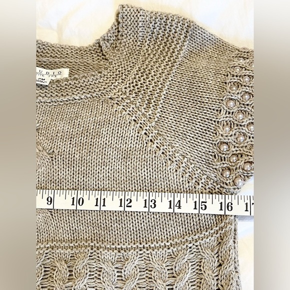 Studio JPR *Like New* Tan Knit Short Sleeve Top, Pearl Detail | Size PM - Picture 13 of 13